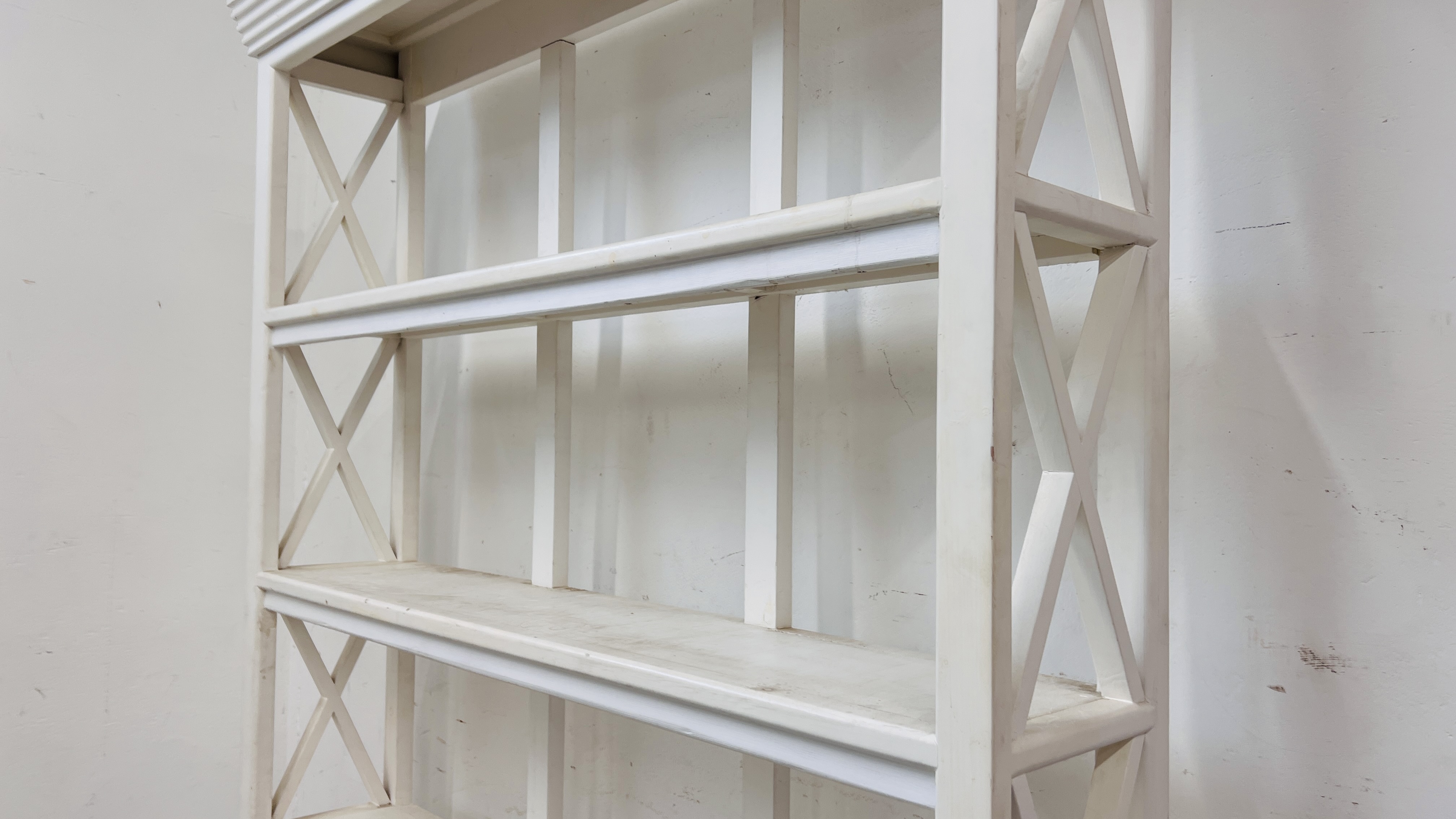 A WHITE PAINTED FOUR TIER BOOKSHELF WITH DRAWERS TO BASE - HEIGHT 200CM. WIDTH 132CM. DEPTH 30CM. - Image 5 of 12