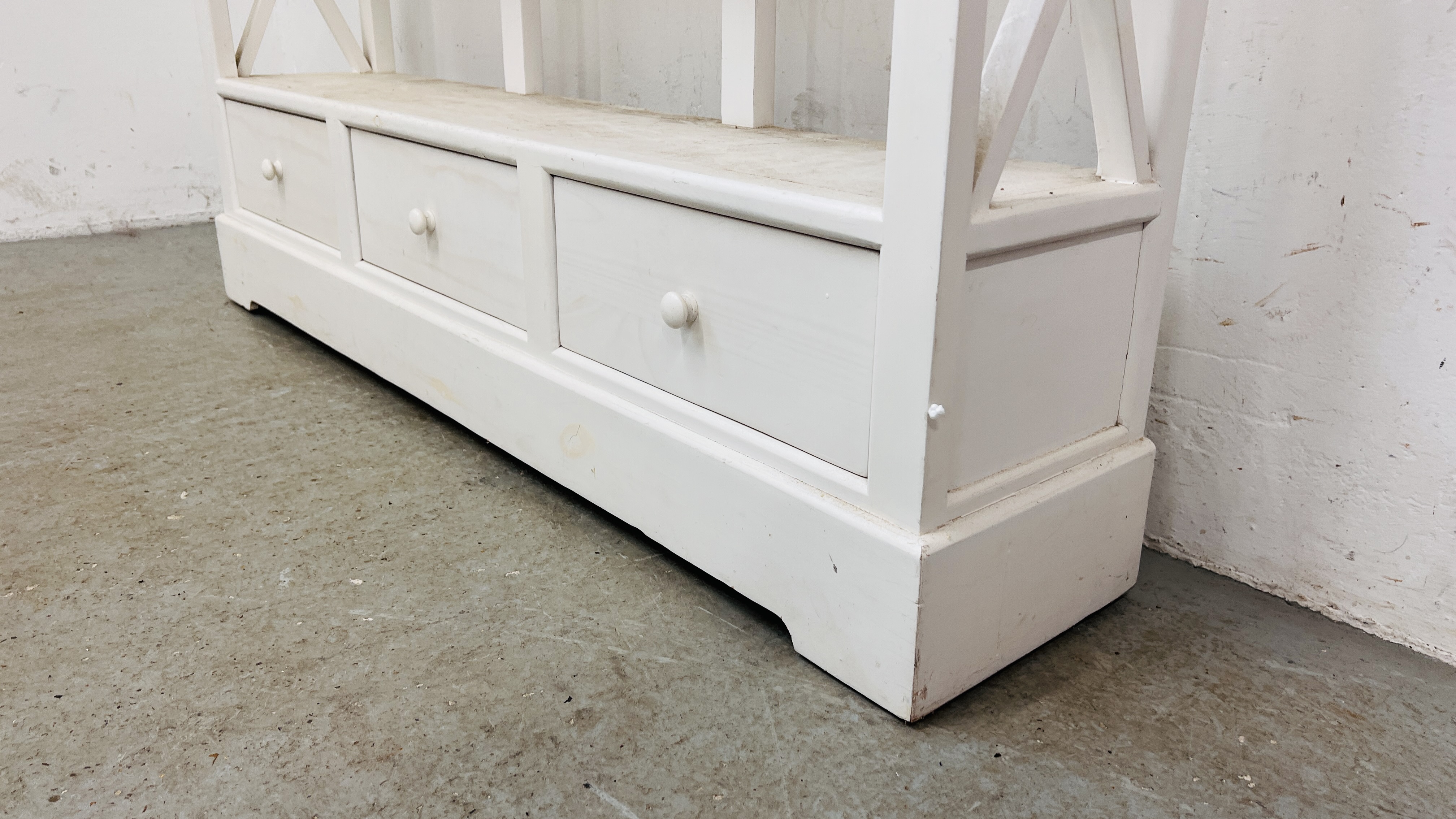 A WHITE PAINTED FOUR TIER BOOKSHELF WITH DRAWERS TO BASE - HEIGHT 200CM. WIDTH 132CM. DEPTH 30CM. - Image 8 of 12