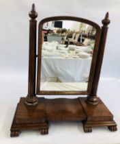 AN ANTIQUE MAHOGANY TWIN PILLAR DRESSING MIRROR ON SCROLLED FEET SUPPORTS - W 75CM X H 85CM.