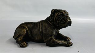 LYING BULLDOG FIGURE (R)