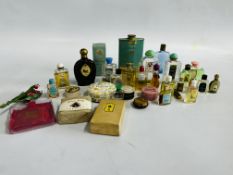 COLLECTION OF VINTAGE LADIES MIXED TOILETRIES TO INCLUDE FACE CREAM, LIPSTICK, PERFUMES,