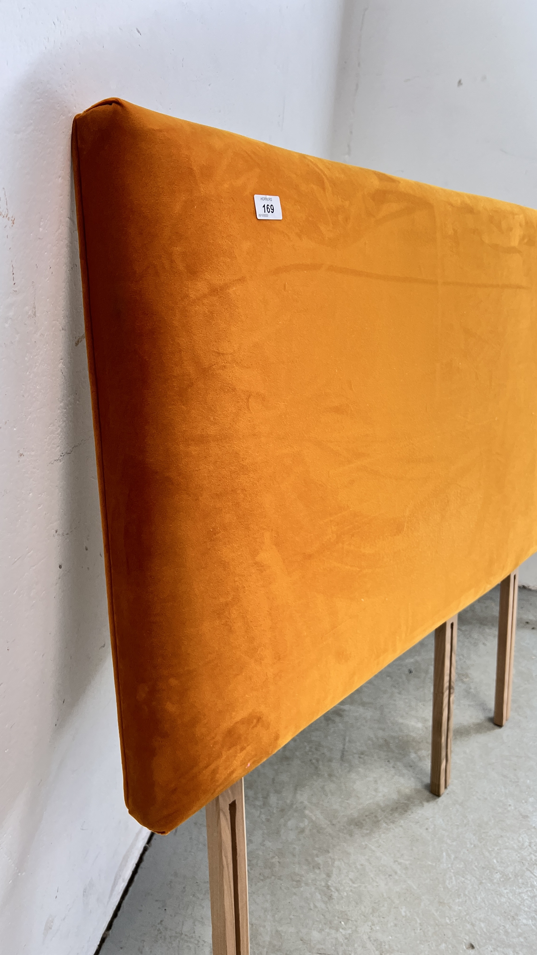 SUPER KING SIZE PADDED HEADBOARD UPHOLSTERED IN BURNT ORANGE VELOUR. - Image 3 of 3