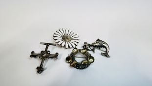 A GROUP OF MAINLY SCANDINAVIAN DESIGNER BROOCHES, INCLUDING ANTAN MICHELSEN, SILVER, ETC.