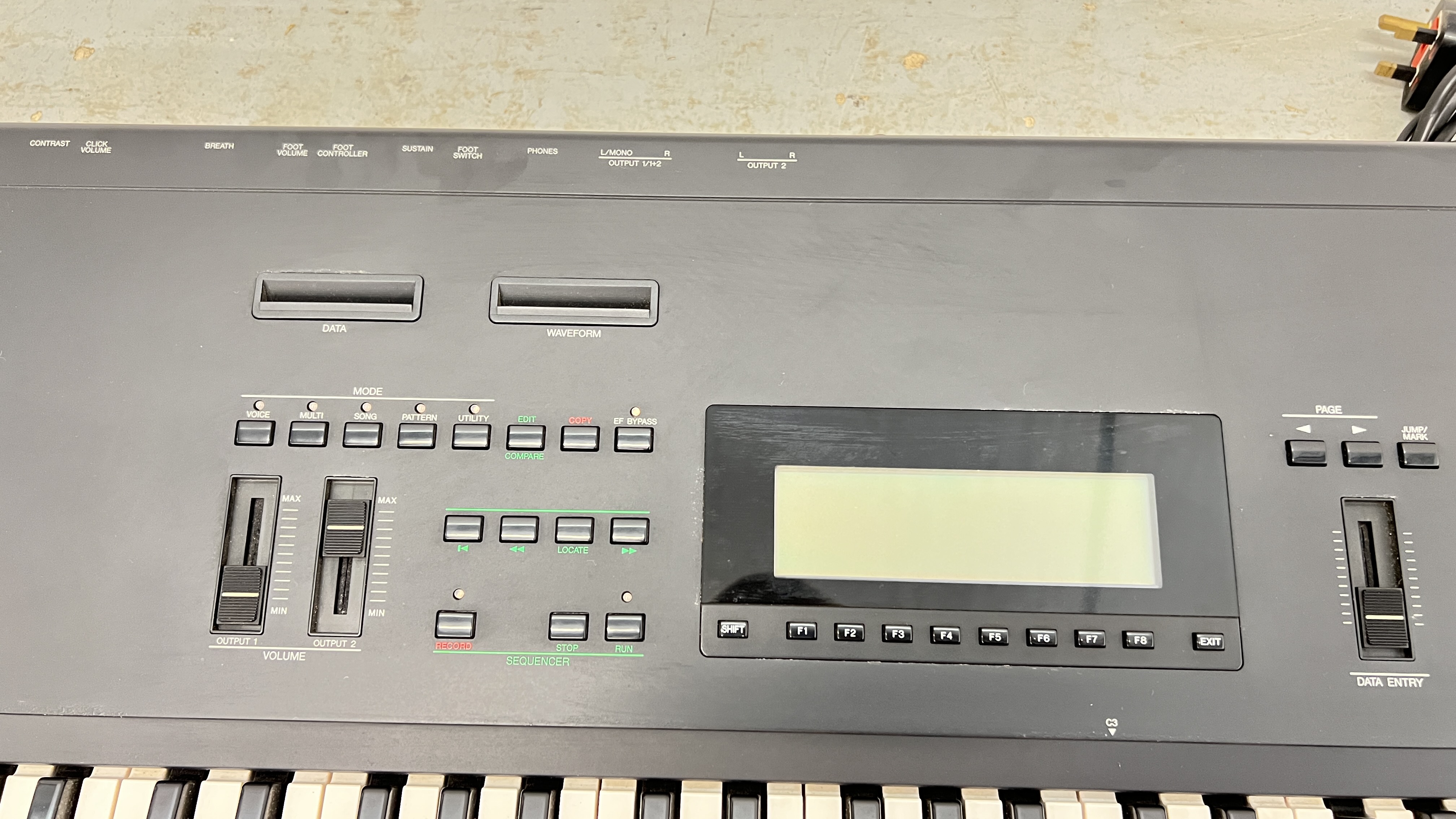 YAMAHA SY99 MUSIC SYNTHESIZER - SOLD AS SEEN - AS CLEARED. - Image 3 of 6
