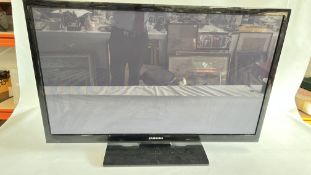 SAMSUNG 43" FLAT SCREEN TV MODEL PS43E45OA 1W AND STAND - SOLD AS SEEN.