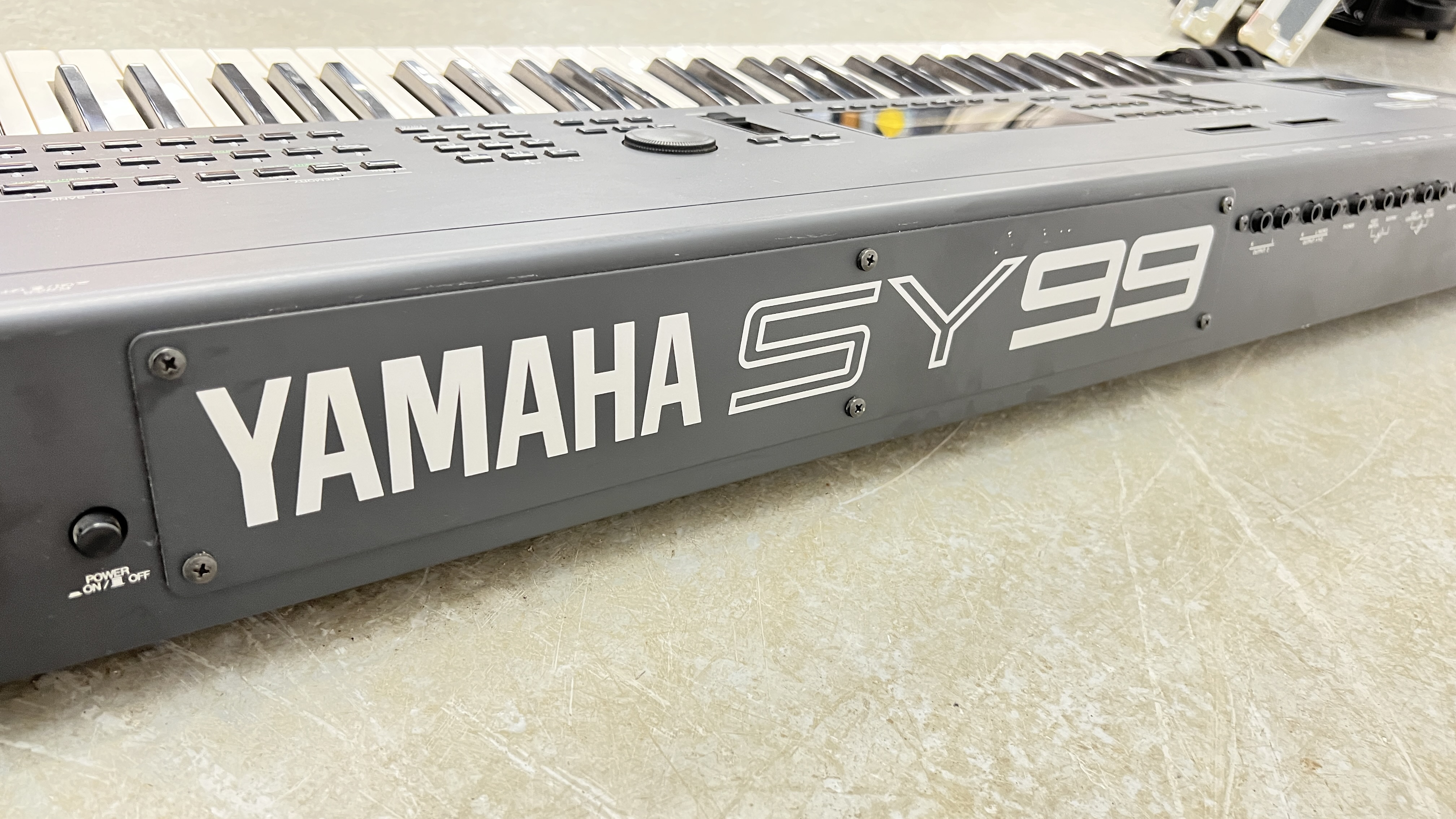 YAMAHA SY99 MUSIC SYNTHESIZER - SOLD AS SEEN - AS CLEARED. - Image 5 of 6