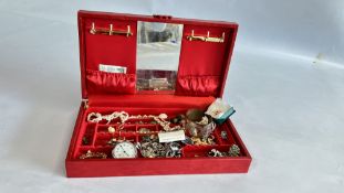 JEWELLERY BOX AND CONTENTS TO INCLUDE COSTUME JEWELLERY, BROOCHES AND STUD EARRINGS,