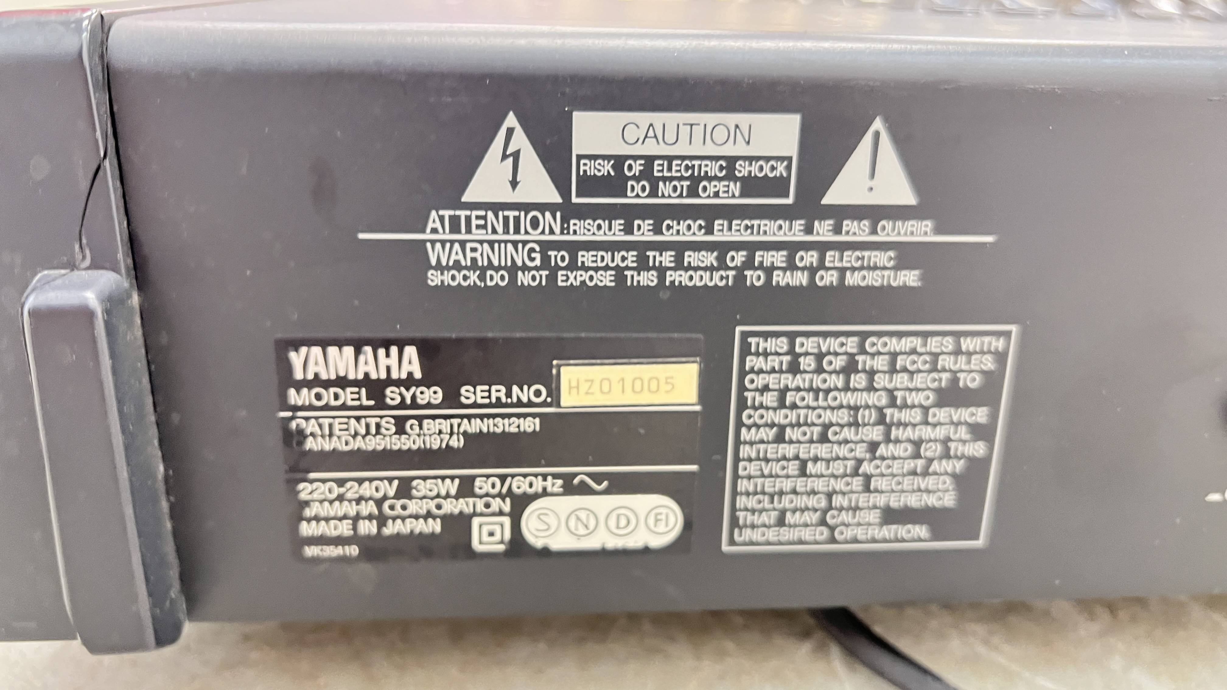 YAMAHA SY99 MUSIC SYNTHESIZER - SOLD AS SEEN - AS CLEARED. - Image 6 of 6