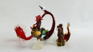 A GROUP OF FIVE VINTAGE GLASS ANIMALS TO INCLUDE FISH, COCKERELL,