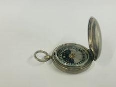 A VINTAGE MILITARY COMPASS REVERSE ENGRAVED WITH BROAD ARROW SHORT & MASON LTD LONDON 1916 109907.