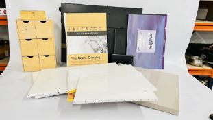 A GROUP OF ART EQUIPMENT AND ACCESSORIES TO INCLUDE CANVAS, ART PADS ETC.