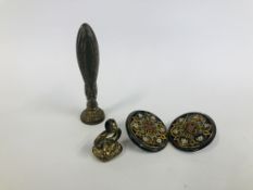 A PAIR OF ELABORATE GILT AND ENAMELED BUTTONS, VINTAGE GILT METAL SEAL FOB & A VINTAGE BRASS SEAL.