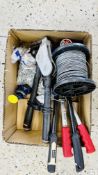 A BOX OF FENCING TOOLS TO INCLUDE 400KG GRIPPLE PLIERS, MACALLISTER BOLT CUTTERS,