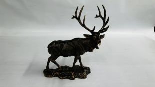 STAG ON METAL BASE (R)