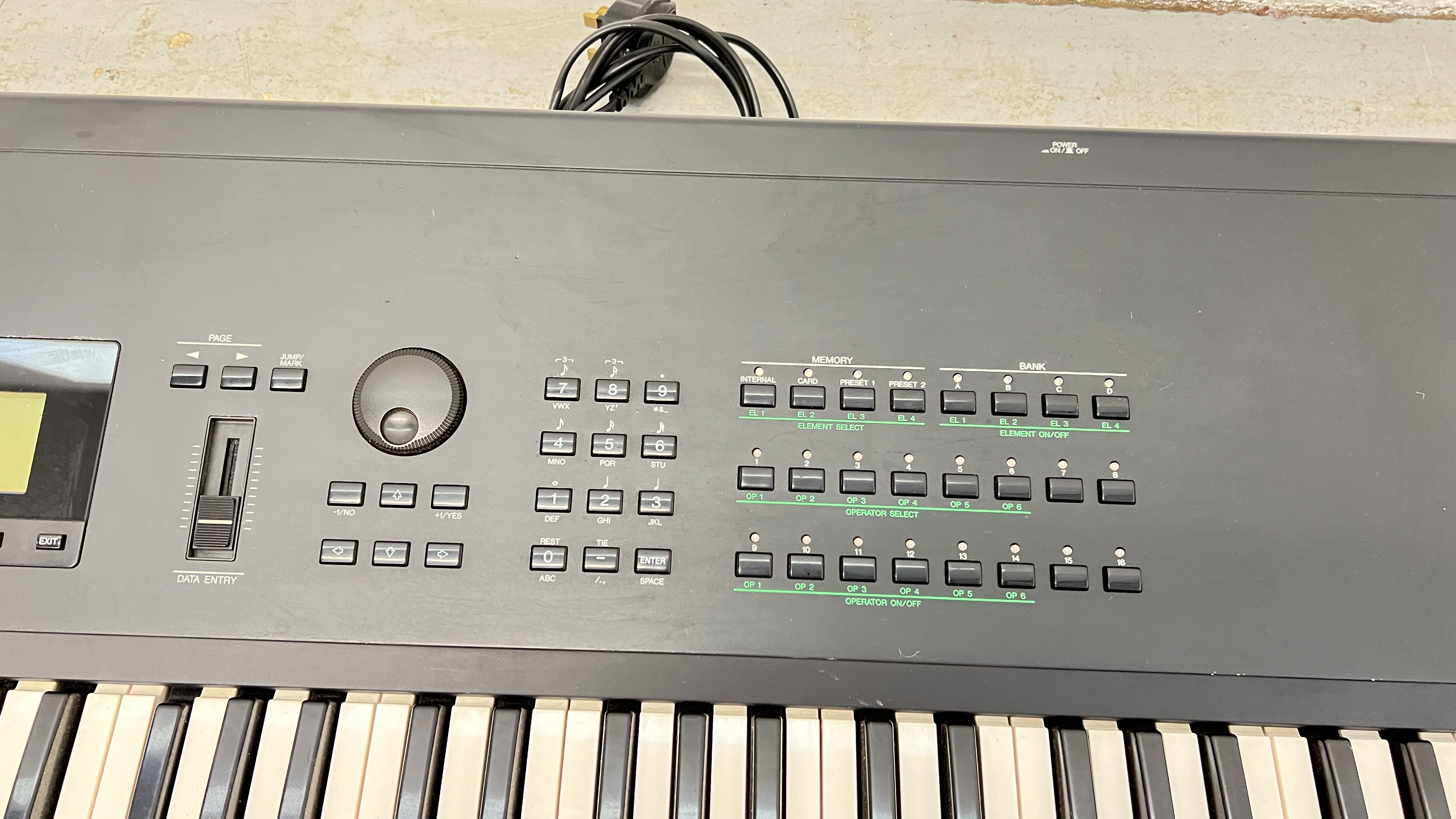 YAMAHA SY99 MUSIC SYNTHESIZER - SOLD AS SEEN - AS CLEARED. - Image 4 of 6