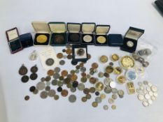 A TRAY OF ASSORTED MIXED COINAGE AND MEDALLIONS ETC., MANY CASED EXAMPLES.