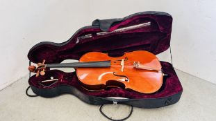 GEAR 4 MUSIC MODEL 414 CELLO IN PADDED TRANSIT CASE WITH BOW (SOUND POST IS DETACHED).