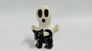 A LORNA BAILEY COLLECTORS CAT "HAUNTED CAT & KITTEN" BEARING SIGNATURE - H 12CM.