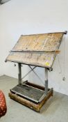 A VINTAGE METAL FRAMED ARCHITECTS DRAWING FRAME / ARTISTS FRAME, HEIGHT APPROX 164CM.