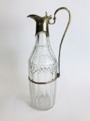 A VINTAGE GLASS VINAIGRETTE WITH SILVER MOUNT, BIRMINGHAM ASSAY - H 17CM.