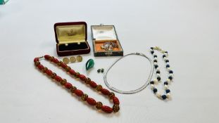 GROUP OF VINTAGE JEWELLERY TO INCLUDE JAPANESE PEARL EARRINGS, SILVER ENAMELED PEACOCK BROOCH,