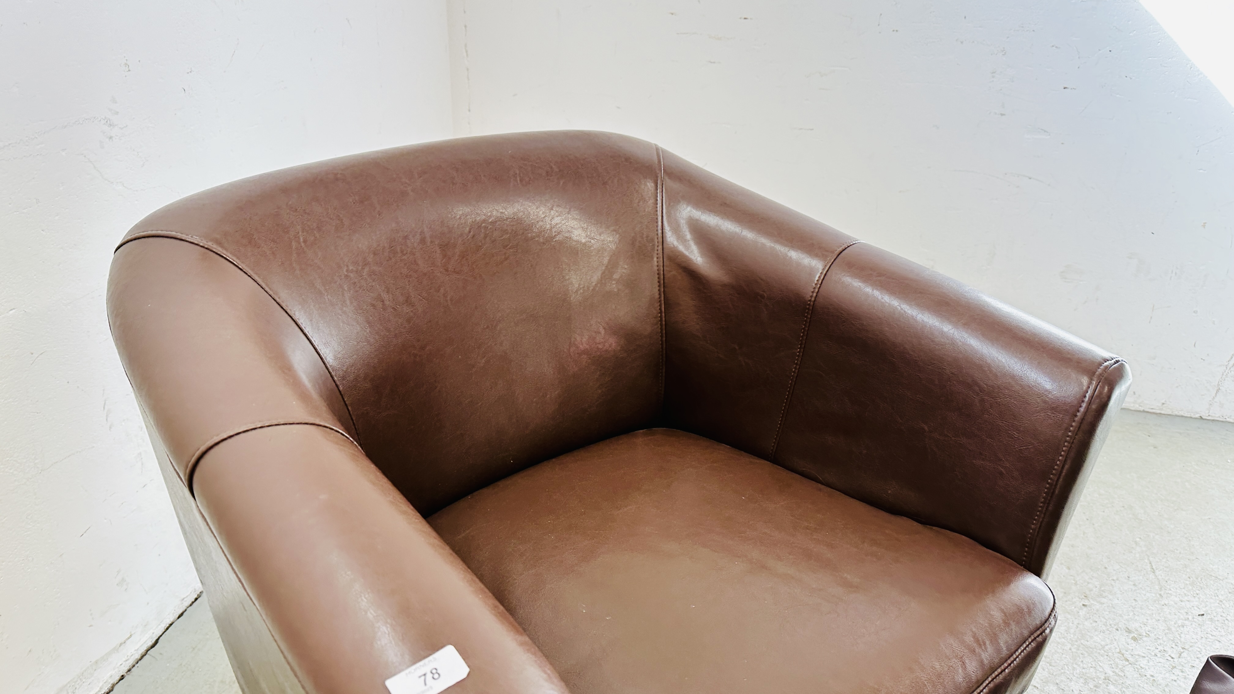 A MODERN BROWN FAUX LEATHER TUB CHAIR ALONG WITH MATCHING BEAN BAG FOOT REST. - Image 3 of 11