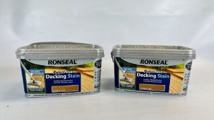 2 X 2.5L RONSEAL PERFECT FINISH DECKING STAIN IN "COUNTRY OAK" INCLUDES DECK PAD.