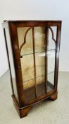 A SMALL 1940'S CHINA DISPLAY CABINET - W 59CM, D 30CM, H 109CM.