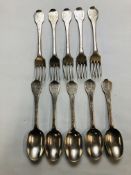 A GROUP OF 5 CONTINENTAL SILVER FORKS ENGRAVED WITH AN AMORIAL,