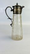 A VINTAGE CLARET JUG WITH ETCHED DETAIL WITH ELABORATE SILVER PLATED MOUNTS - 27.5CM H.