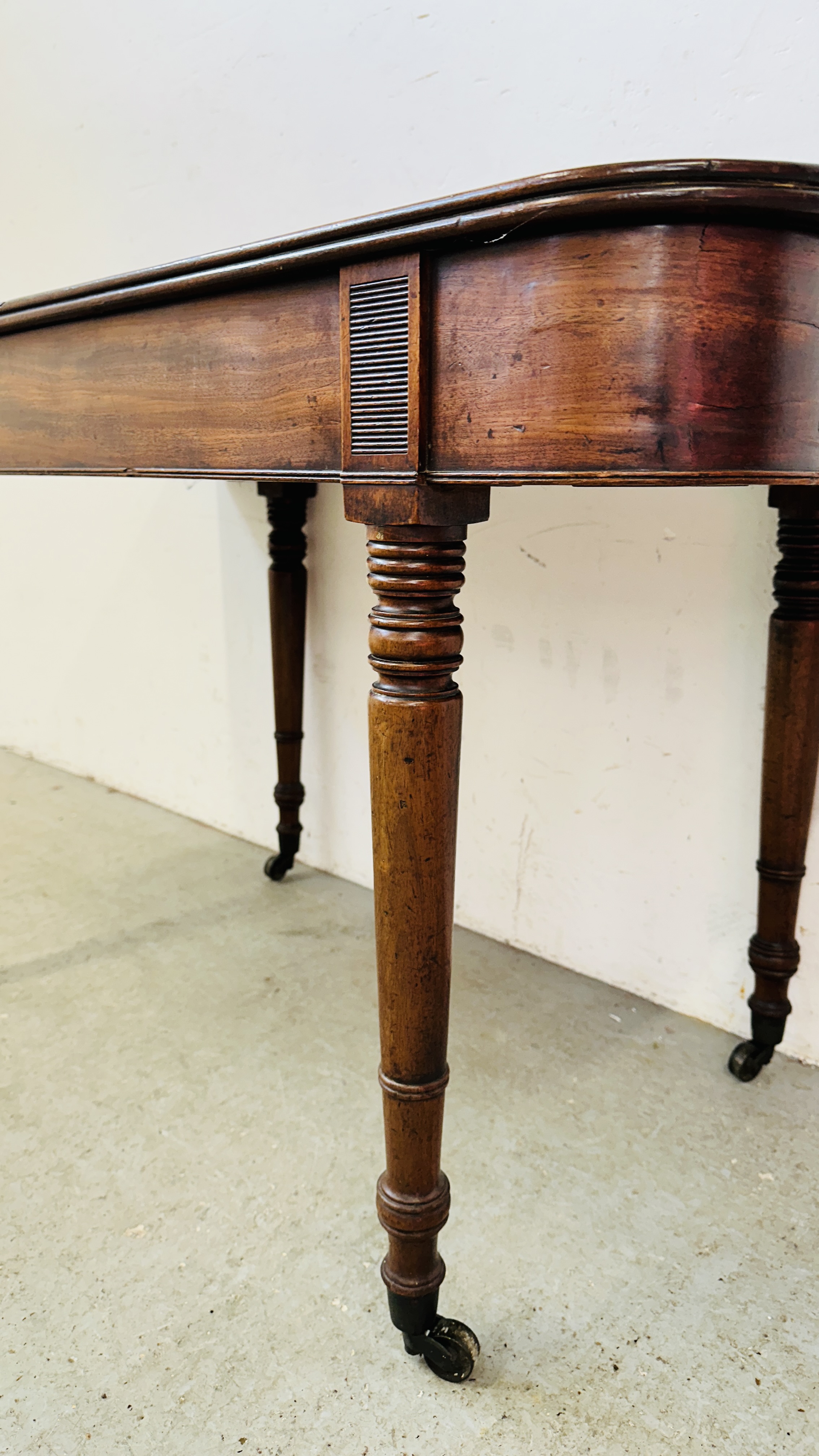 A GEORGIAN MAHOGANY D-END TABLE W 122CM X D 60CM. - Image 4 of 10