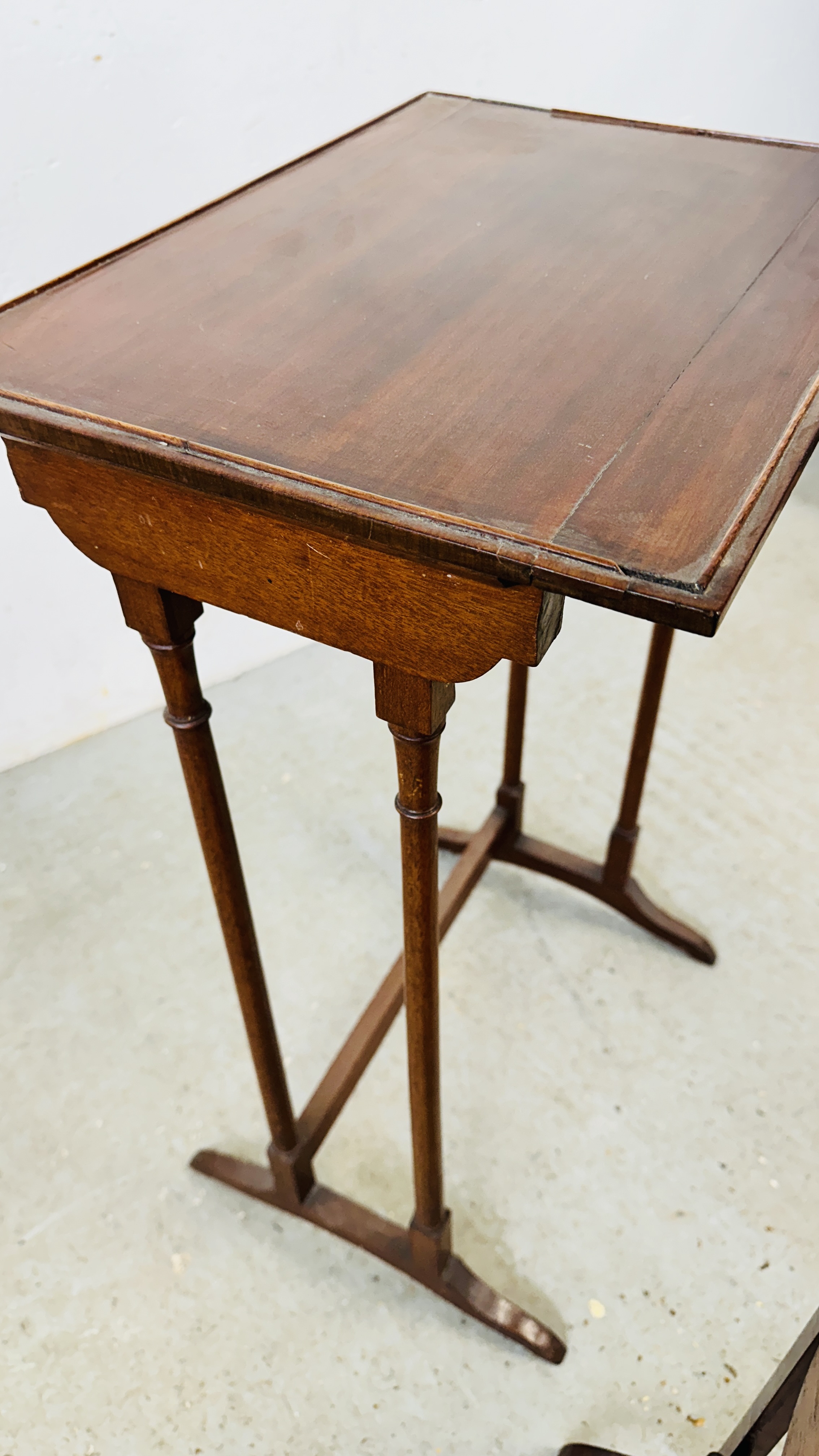 A FOLDING CAKE STAND ALONG WITH MAHOGNY OCCASIONAL TABLE, ONE OF A QUATTETO SET. - Image 10 of 10