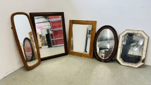 COLLECTION OF 5 VARIOUS MIRRORS TO INCLUDE PINE FRAMED, OAK FRAMED, OVAL, PAINTED, RETRO ETC.