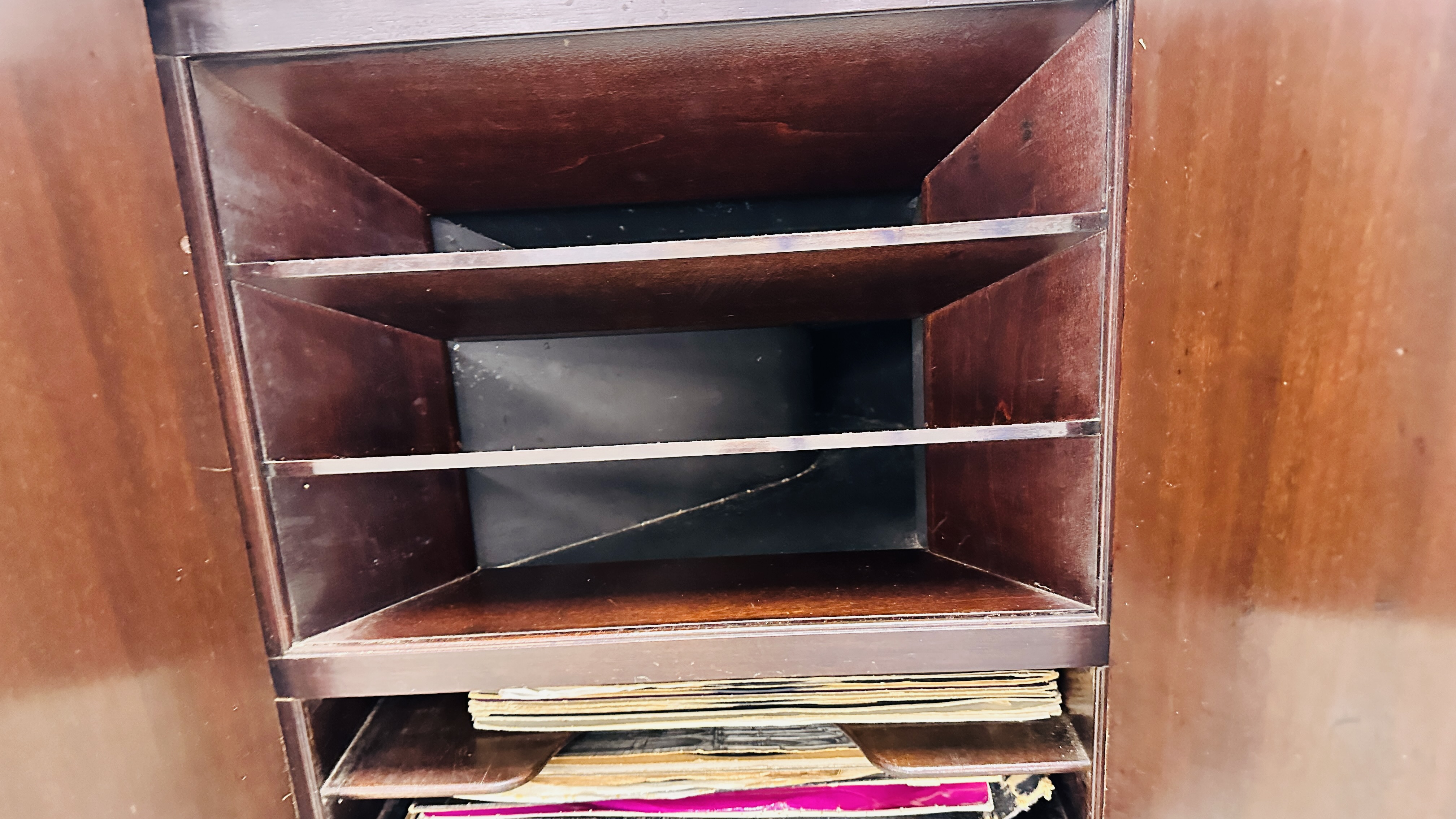 A VINTAGE "HIS MASTERS VOICE" GRAMOPHONE IN A FITTED MAHOGANY FINISH MUSIC CABINET BY W. - Image 9 of 11