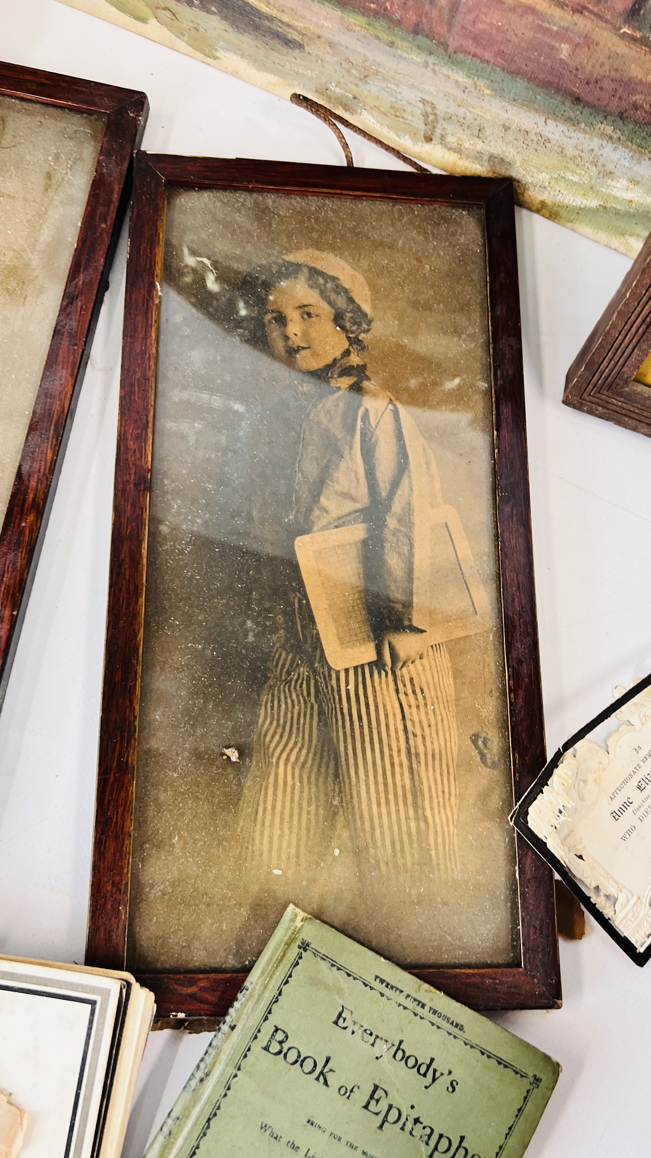 A BOX OF COLLECTABLES TO INCLUDE A VINTAGE MAHOGANY WRITING SLOPE, - Image 6 of 11