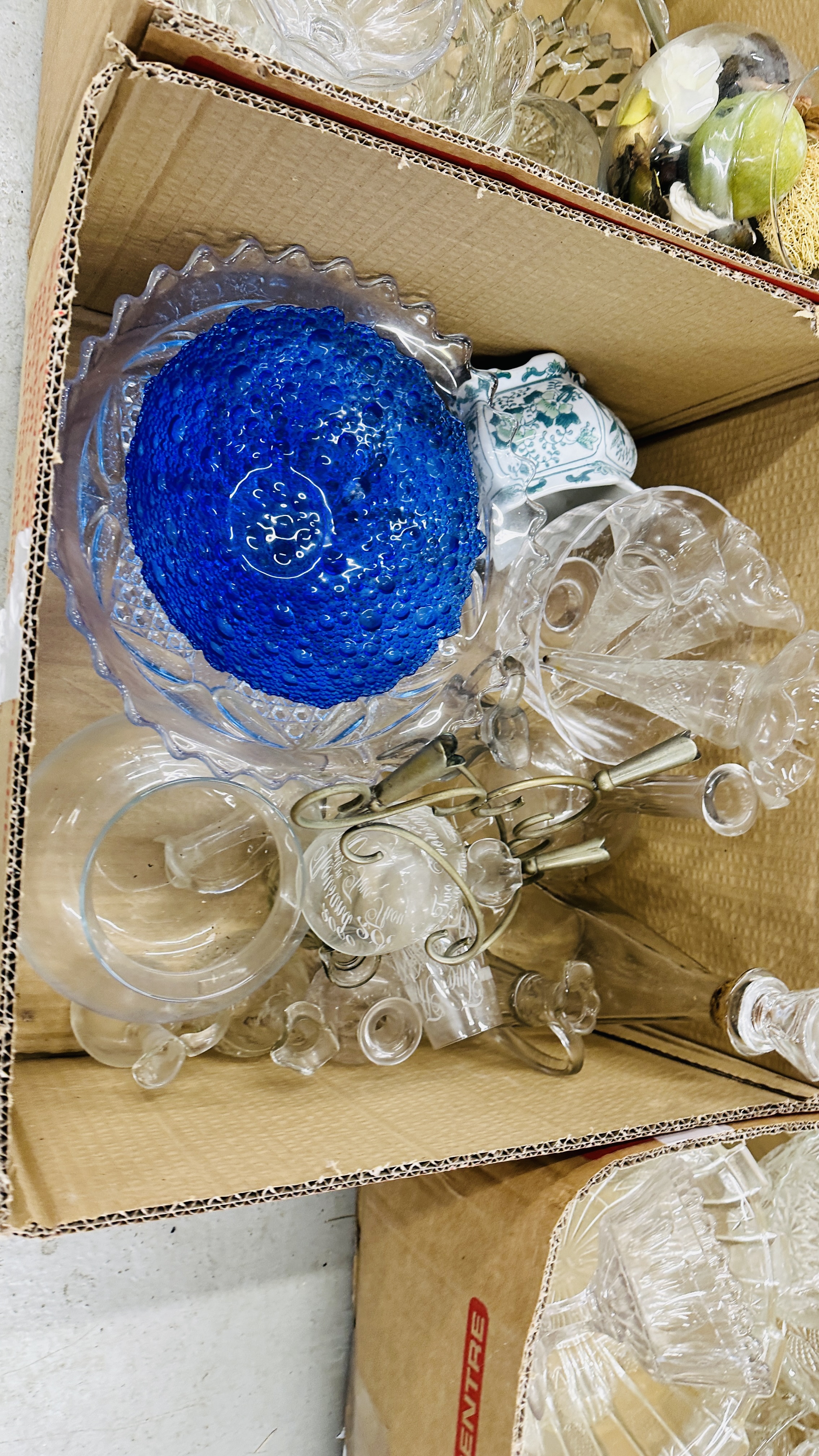 FOUR BOXES CONTAINING AN EXTENSIVE COLLECTION OF PRESSED GLASSWARE TO INCLUDE TAZZA'S, DECANTERS, - Image 3 of 6