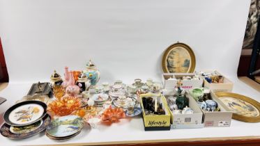 AN EXTENSIVE GROUP OF ASSORTED CHINA AND PORCELAIN TO INCLUDE CABINET CUPS AND SAUCERS,