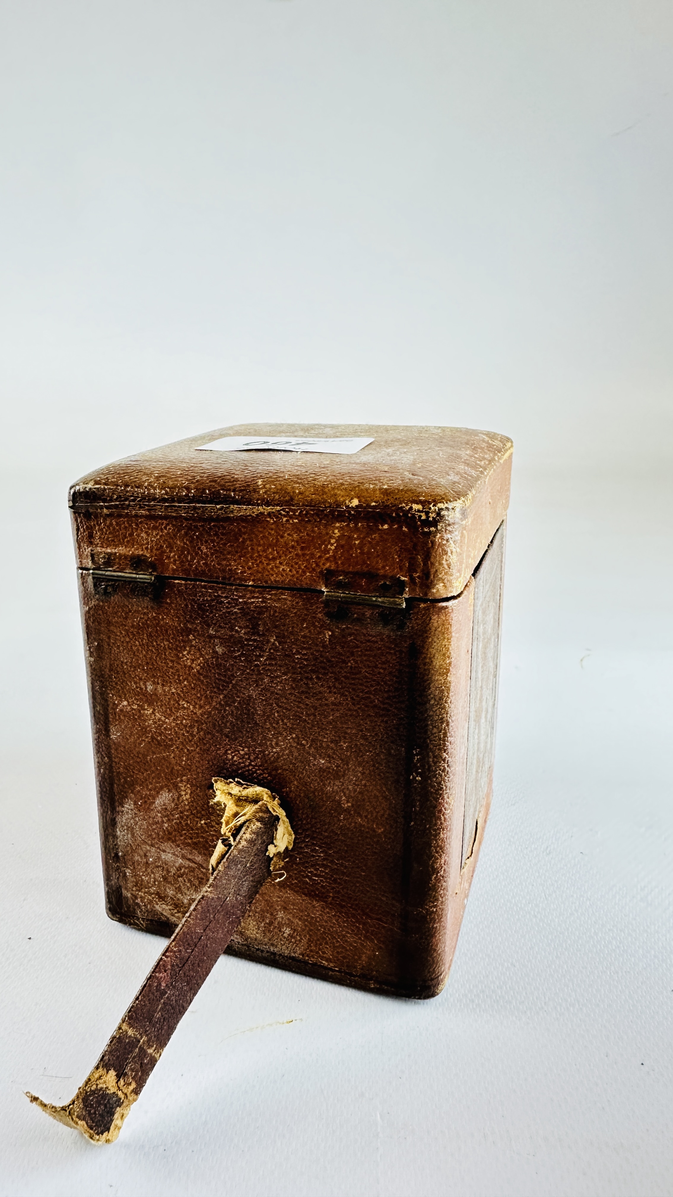 FRENCH CARRIAGE CLOCK IN FITTED LEATHER CASE AND KEY. - Image 11 of 12