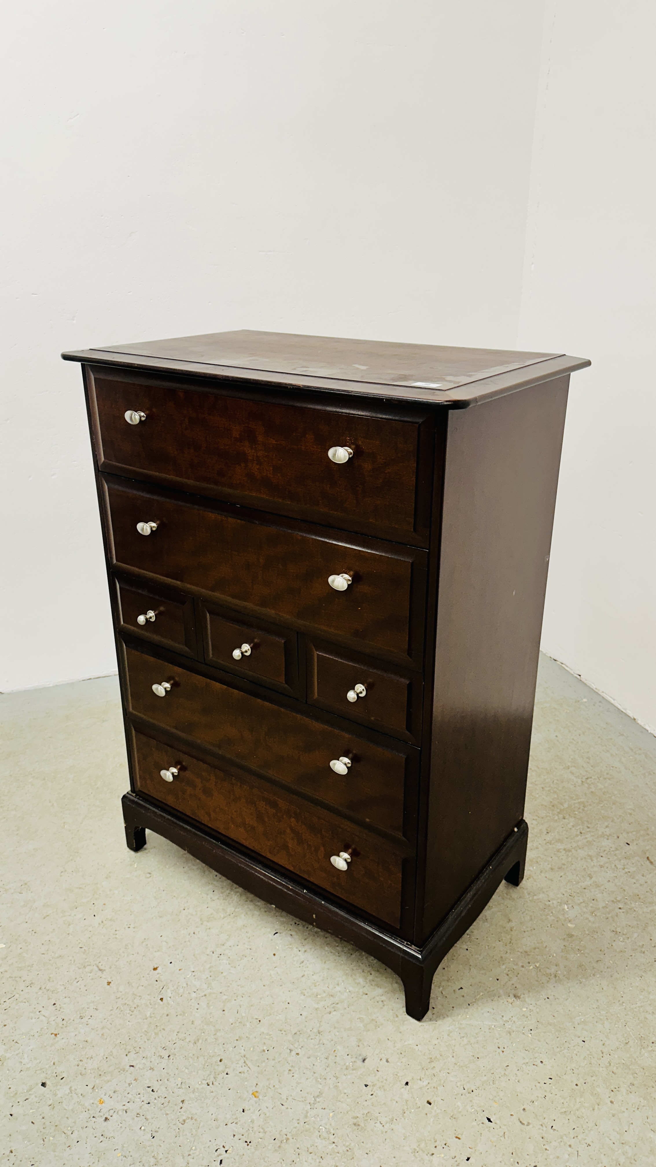 A STAG 7 MULTI DRAWER CHEST OF DRAWERS - W 82CM X D 46.5CM X H 110CM. - Image 2 of 7