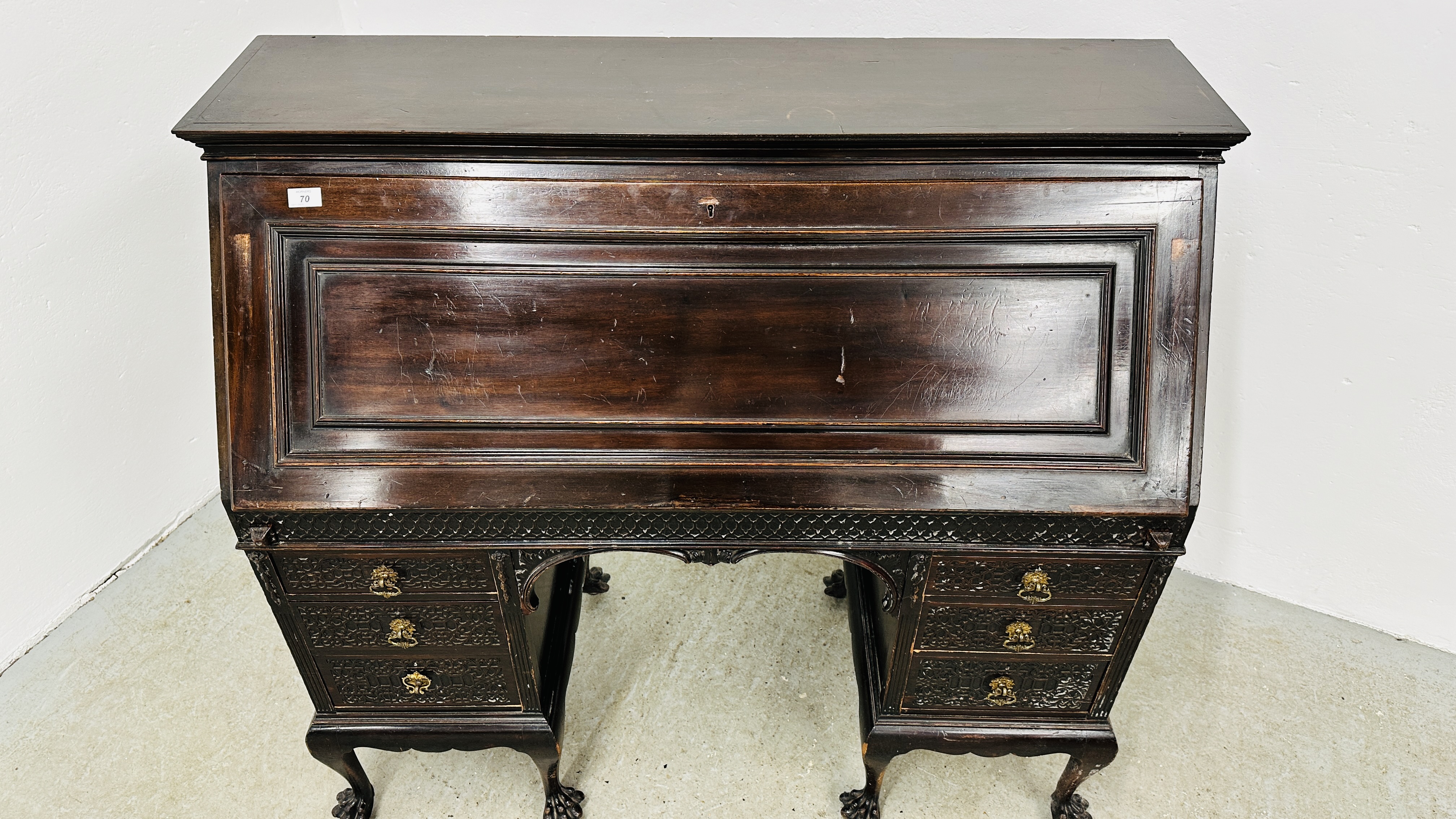 ORNATE TWIN PEDESTAL MAHOGANY FALLING FRONT BUREAU WITH WELL FITTED INTERIOR STANDING ON BALL AND - Image 20 of 21
