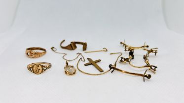 A GROUP OF YELLOW METAL AND GOLD SCRAP JEWELLERY TO INCLUDE 9CT GOLD RING ETC.
