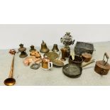 2 X BOXES OF ASSORTED METALWARE TO INCLUDE COPPER HORN, KETTLES AND PANS,