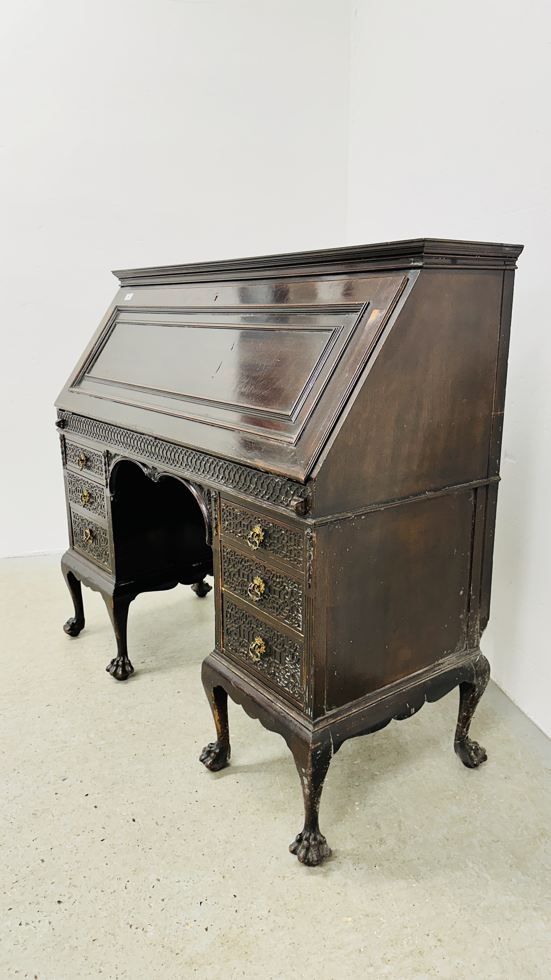 ORNATE TWIN PEDESTAL MAHOGANY FALLING FRONT BUREAU WITH WELL FITTED INTERIOR STANDING ON BALL AND - Image 2 of 21