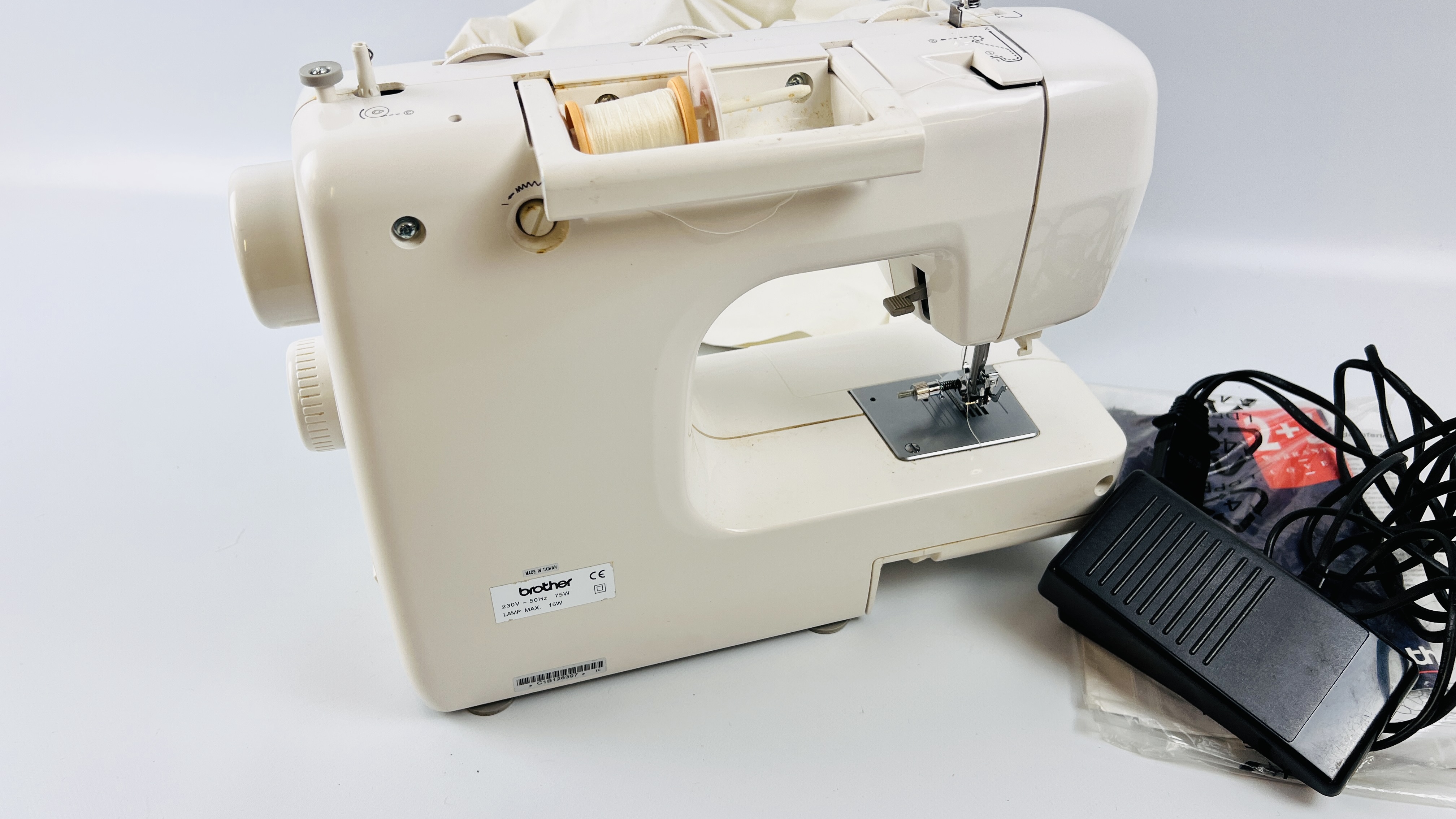 BROTHER PS-33 ELECTRIC QUICK SYSTEM SEWING MACHINE WITH FOOT PEDAL AND INSTRUCTIONS - SOLD AS SEEN. - Image 6 of 6
