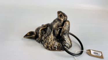 (R) BOAR HEAD WITH METAL RING