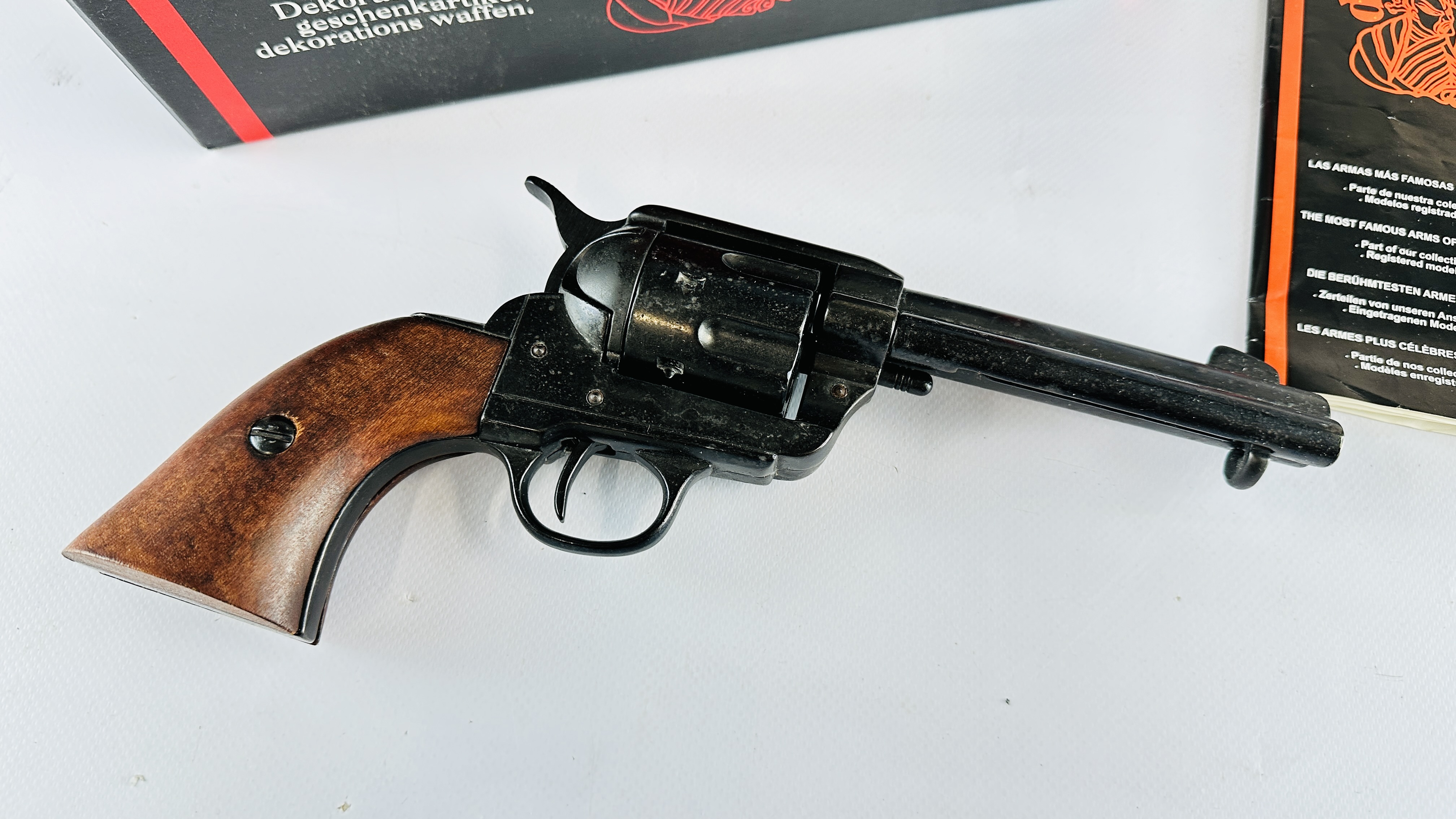A REPLICA 6 SHOT REVOLVER IN DENIX BOX - SOLD AS SEEN - NO POSTAGE OR PACKING. - Image 2 of 5
