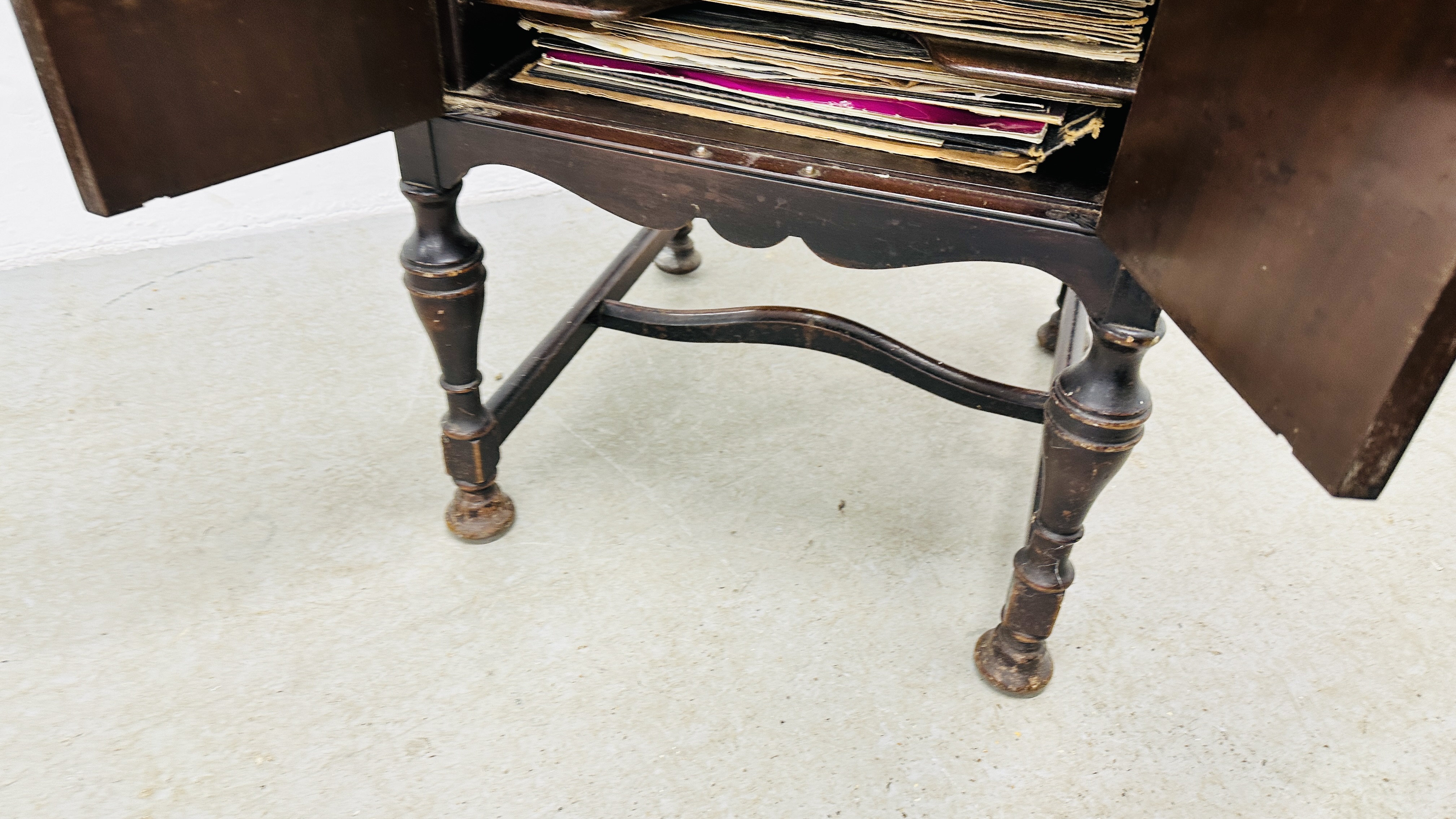 A VINTAGE "HIS MASTERS VOICE" GRAMOPHONE IN A FITTED MAHOGANY FINISH MUSIC CABINET BY W. - Image 8 of 11