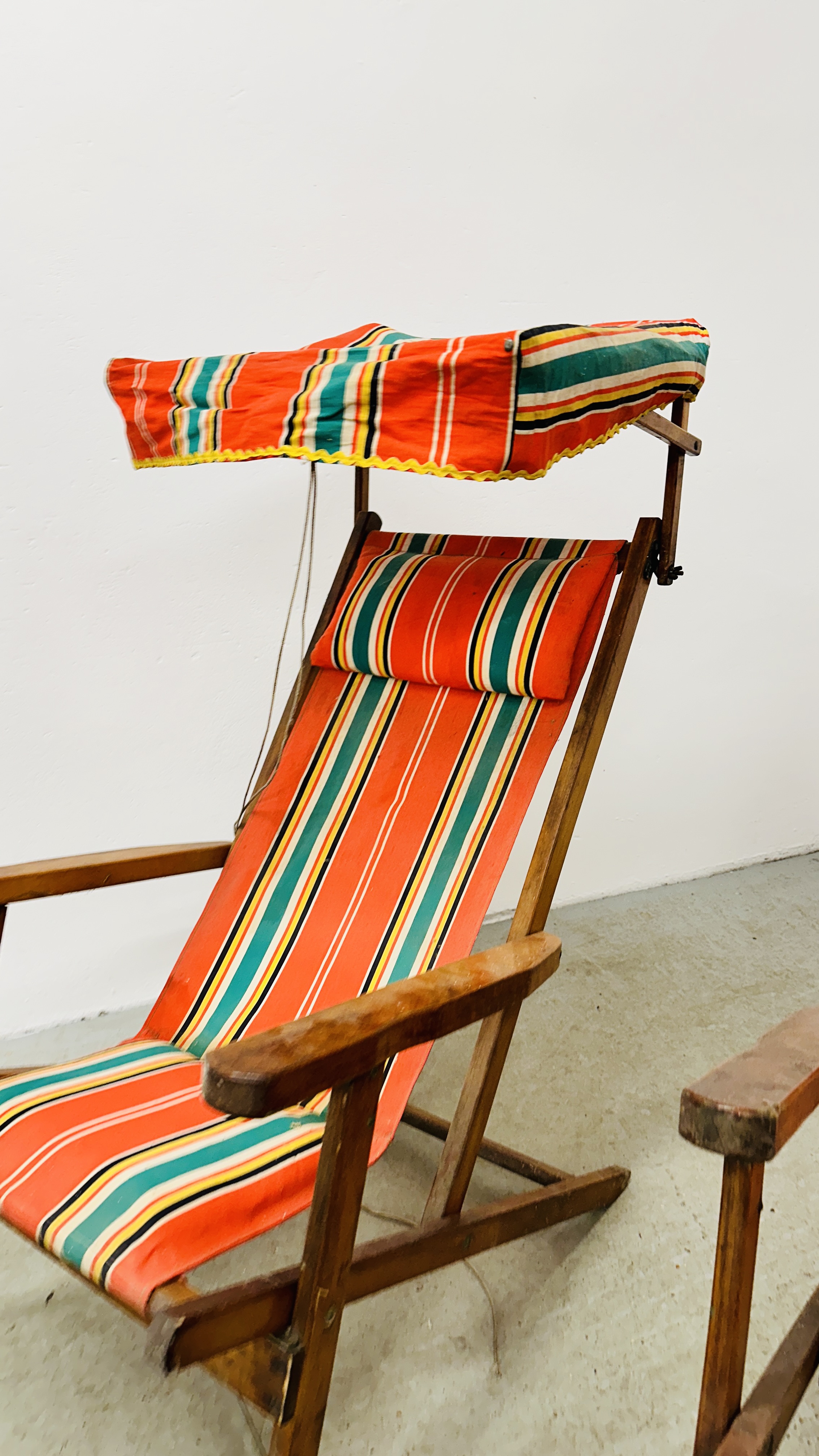 A PAIR OF GEEBRO "THE OCEAN CHAIR" DECK CHAIRS WITH SUN SHADES. - Image 3 of 13