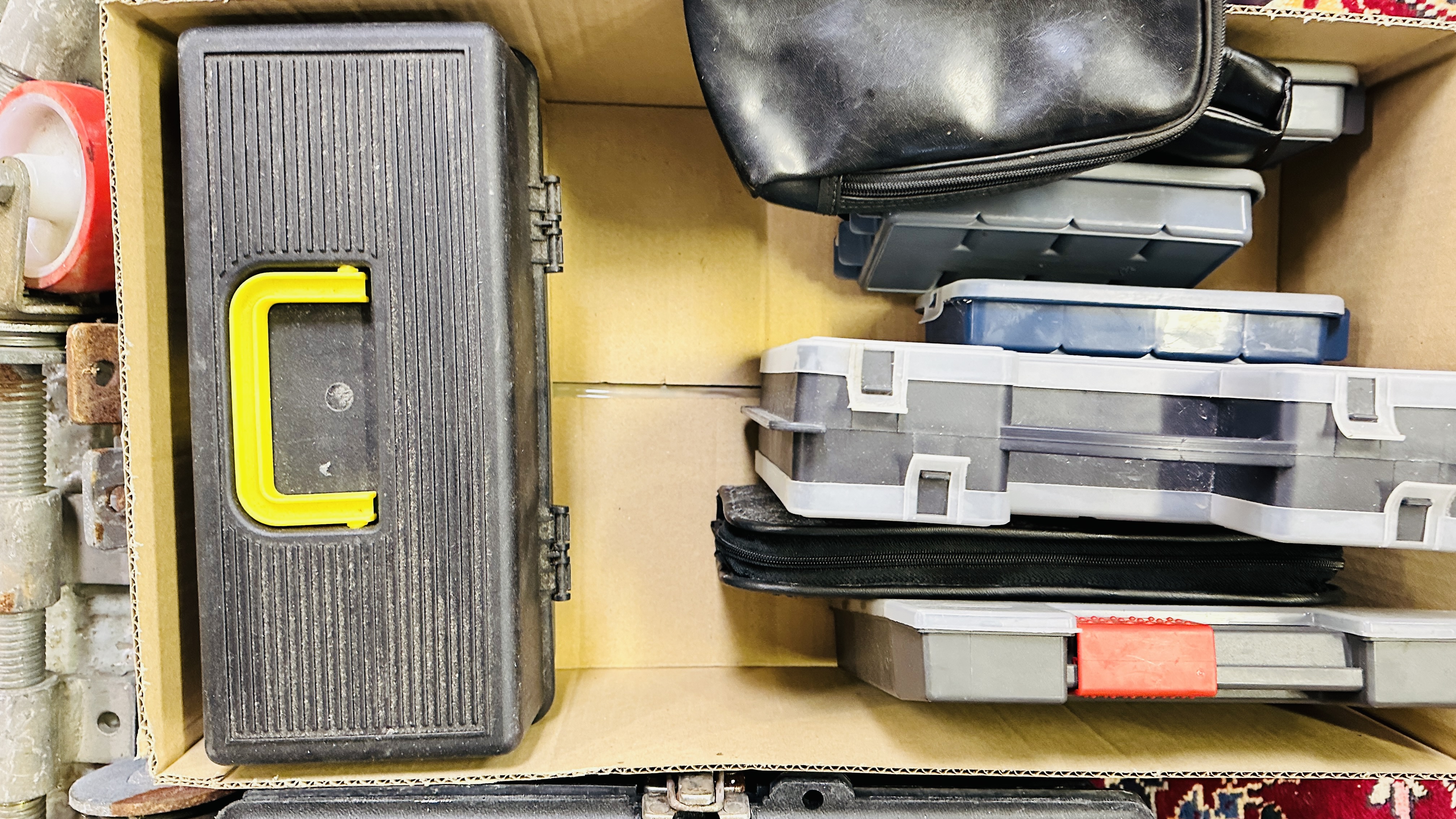 BOX CONTAINING A LARGE QUANTITY MIXED FIXINGS AND FASTENERS, CARRIAGE BOLTS, WASHERS ETC. - Image 9 of 11