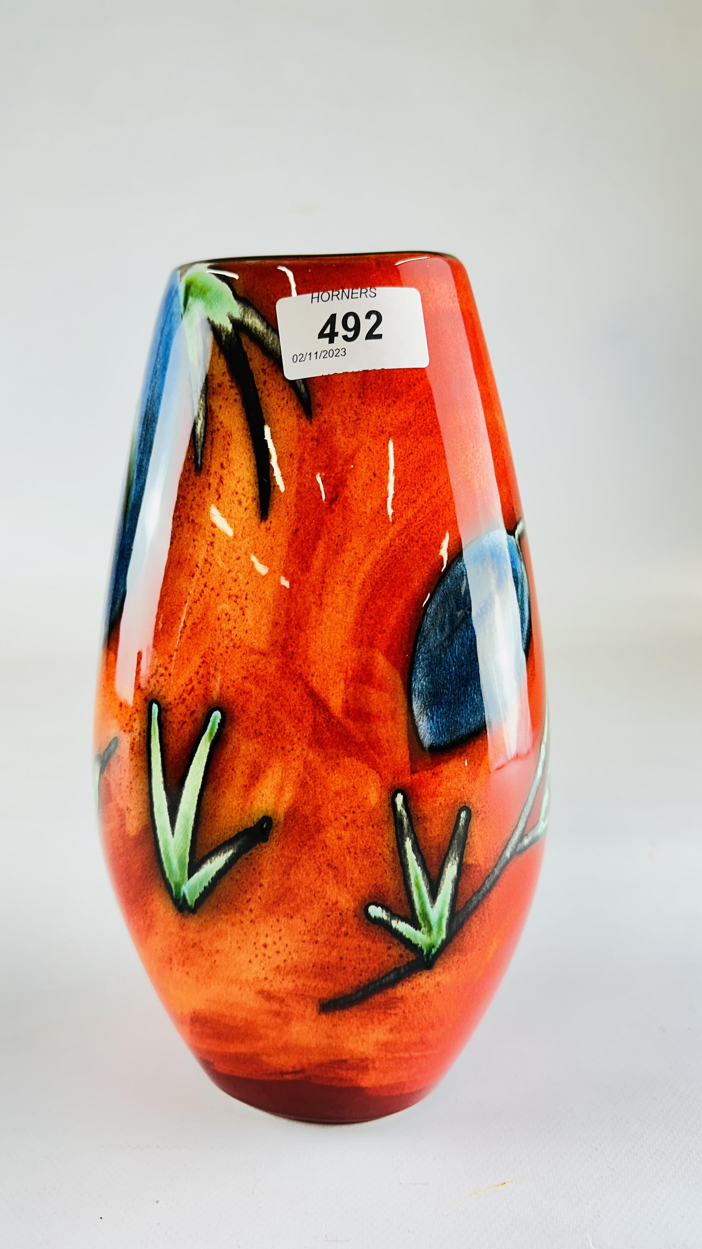 A POOLE POTTERY "LIVING GLAZE" DELFINA VASE - H 25CM. - Image 4 of 6